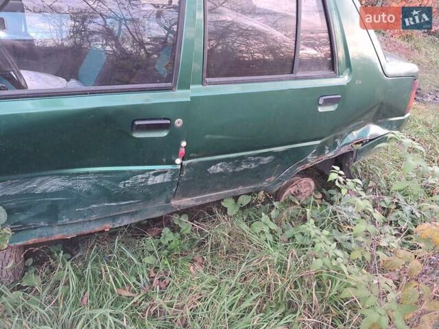 ЗАЗ 1103 Славута 2003 в Хмельницком на Automoto.ua Зеленый ЗАЗ 1103 Славута, объемом двигателя 1.2 л и пробегом 250 тыс. км за 300 $, фото 4 на Automoto.ua