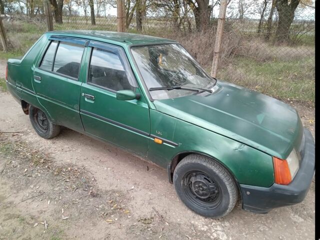 Зеленый ЗАЗ 1103 Славута, объемом двигателя 1.2 л и пробегом 20 тыс. км за 900 $, фото 1 на Automoto.ua