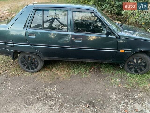 Зеленый ЗАЗ 1103 Славута, объемом двигателя 1.3 л и пробегом 504 тыс. км за 1100 $, фото 1 на Automoto.ua