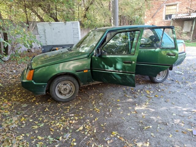 Зеленый ЗАЗ 1103 Славута, объемом двигателя 1.2 л и пробегом 192 тыс. км за 700 $, фото 3 на Automoto.ua