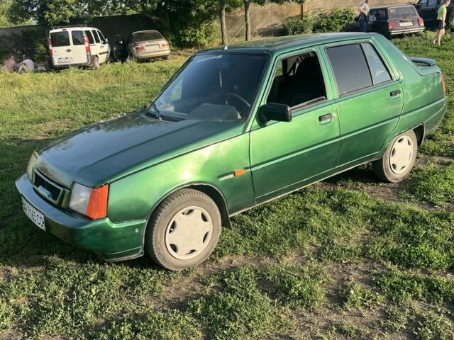 Зеленый ЗАЗ 1103 Славута, объемом двигателя 1.3 л и пробегом 232 тыс. км за 856 $, фото 4 на Automoto.ua