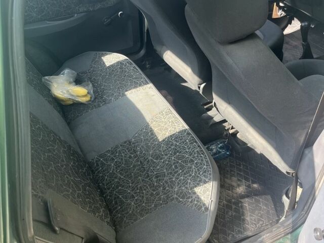 Зеленый ЗАЗ 1103 Славута, объемом двигателя 1.3 л и пробегом 232 тыс. км за 856 $, фото 7 на Automoto.ua