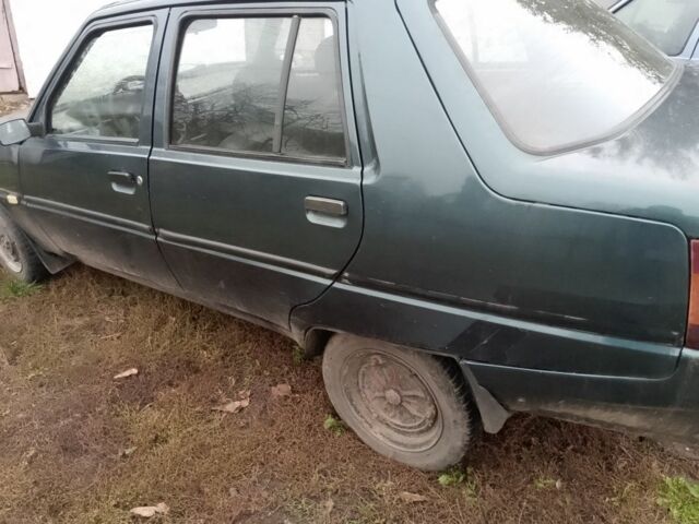 Зеленый ЗАЗ 1103 Славута, объемом двигателя 0 л и пробегом 60 тыс. км за 450 $, фото 3 на Automoto.ua