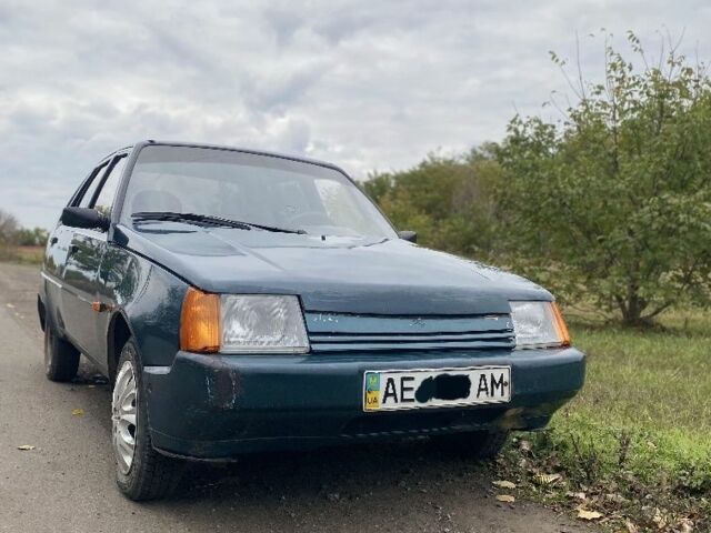ЗАЗ 1103 Славута 2005 в Днепре (Днепропетровске) на Automoto.ua Зеленый ЗАЗ 1103 Славута, объемом двигателя 1 л и пробегом 100 тыс. км за 900 $, фото 1 на Automoto.ua