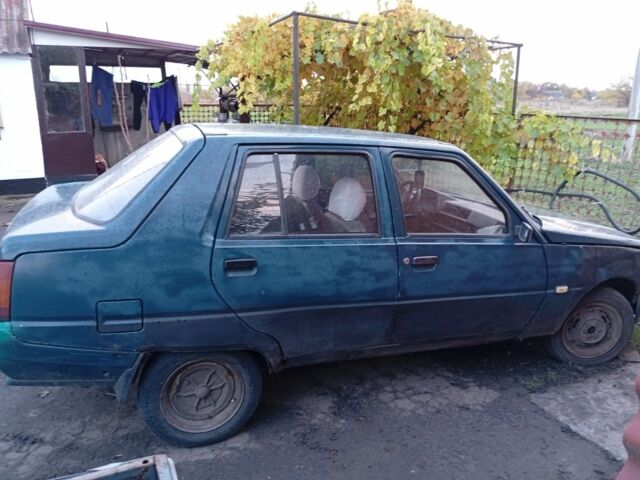 Зеленый ЗАЗ 1103 Славута, объемом двигателя 0 л и пробегом 150 тыс. км за 238 $, фото 2 на Automoto.ua