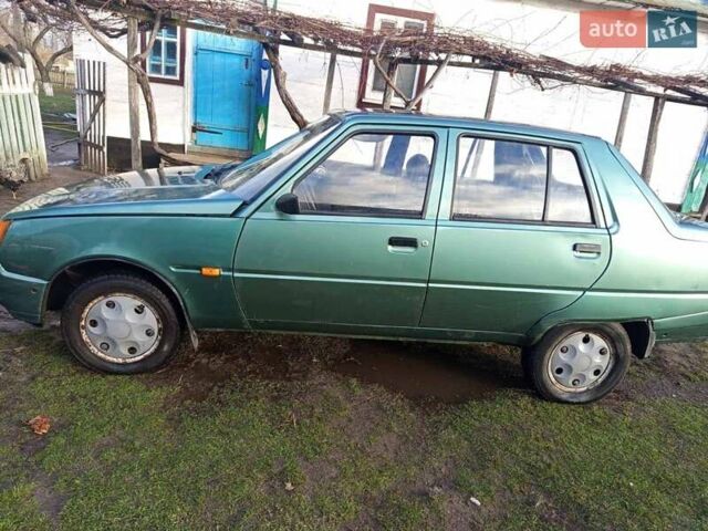 Зеленый ЗАЗ 1103 Славута, объемом двигателя 0 л и пробегом 100 тыс. км за 850 $, фото 2 на Automoto.ua
