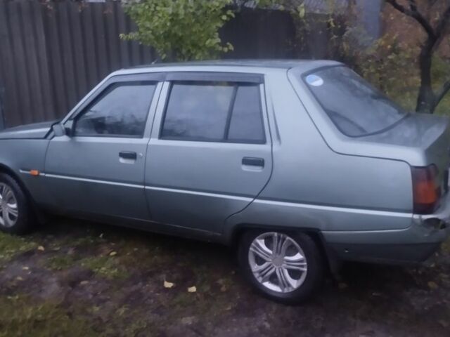 Зеленый ЗАЗ 1103 Славута, объемом двигателя 1.2 л и пробегом 139 тыс. км за 699 $, фото 3 на Automoto.ua