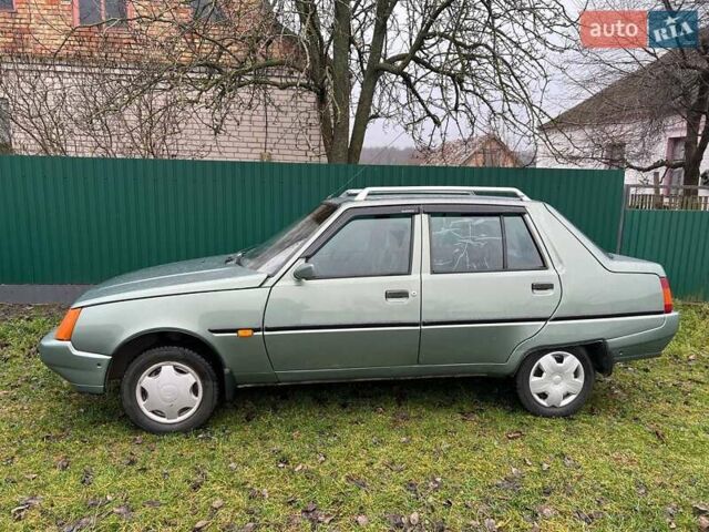Зеленый ЗАЗ 1103 Славута, объемом двигателя 1.2 л и пробегом 264 тыс. км за 1000 $, фото 1 на Automoto.ua