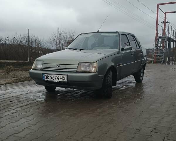 Зеленый ЗАЗ 1103 Славута, объемом двигателя 1.2 л и пробегом 800 тыс. км за 600 $, фото 1 на Automoto.ua