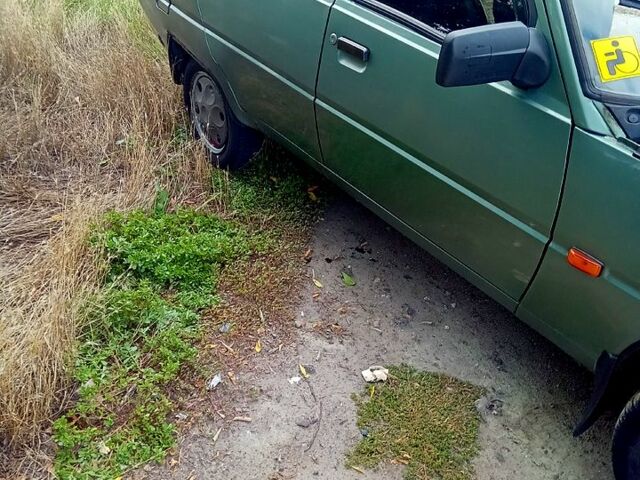 Зелений ЗАЗ 1103 Славута, об'ємом двигуна 1.2 л та пробігом 68 тис. км за 1010 $, фото 6 на Automoto.ua