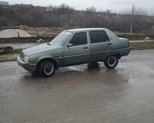 Зеленый ЗАЗ 1103 Славута, объемом двигателя 1.2 л и пробегом 800 тыс. км за 600 $, фото 2 на Automoto.ua