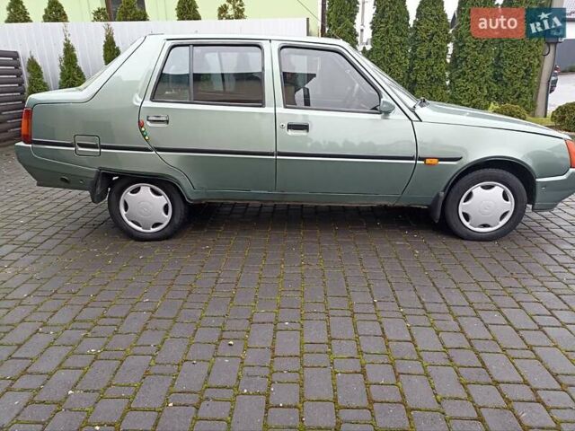 Зеленый ЗАЗ 1103 Славута, объемом двигателя 1.3 л и пробегом 200 тыс. км за 1600 $, фото 3 на Automoto.ua