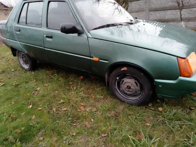 Зеленый ЗАЗ 1103 Славута, объемом двигателя 1.3 л и пробегом 160 тыс. км за 700 $, фото 3 на Automoto.ua
