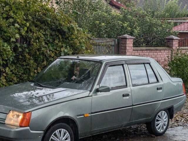 ЗАЗ 1103 Славута 2008 в Ярмолинцы на Automoto.ua Зеленый ЗАЗ 1103 Славута, объемом двигателя 1.3 л и пробегом 39 тыс. км за 1750 $, фото 1 на Automoto.ua