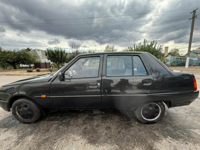 ЗАЗ 1103 Славута 2008 у Синельниковом на Automoto.ua Зелений ЗАЗ 1103 Славута, об'ємом двигуна 1.2 л та пробігом 220 тис. км за 700 $, фото 2 на Automoto.ua