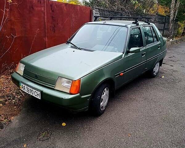 Зеленый ЗАЗ 1103 Славута, объемом двигателя 1.3 л и пробегом 110 тыс. км за 1500 $, фото 3 на Automoto.ua