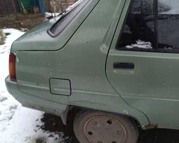Зелений ЗАЗ 1103 Славута, об'ємом двигуна 1.3 л та пробігом 197 тис. км за 800 $, фото 4 на Automoto.ua