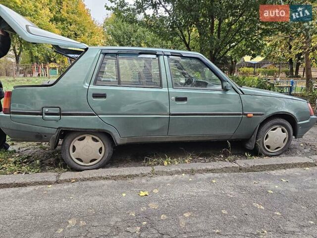 ЗАЗ 1103 Славута 2010 в Киеве на Automoto.ua Зеленый ЗАЗ 1103 Славута, объемом двигателя 1.3 л и пробегом 62 тыс. км за 1700 $, фото 6 на Automoto.ua