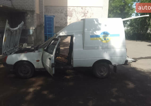 Белый ЗАЗ 1105 Дана, объемом двигателя 1.2 л и пробегом 150 тыс. км за 1300 $, фото 6 на Automoto.ua