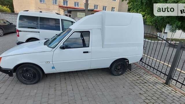 Белый ЗАЗ 1105 Дана, объемом двигателя 1.2 л и пробегом 181 тыс. км за 1000 $, фото 4 на Automoto.ua