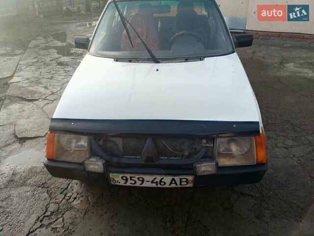Белый ЗАЗ 1105 Дана, объемом двигателя 1.1 л и пробегом 150 тыс. км за 700 $, фото 2 на Automoto.ua