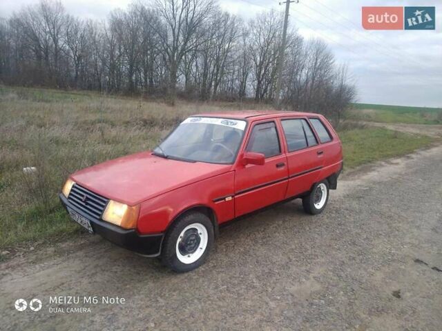 Красный ЗАЗ 1105 Дана, объемом двигателя 1.1 л и пробегом 100 тыс. км за 844 $, фото 3 на Automoto.ua