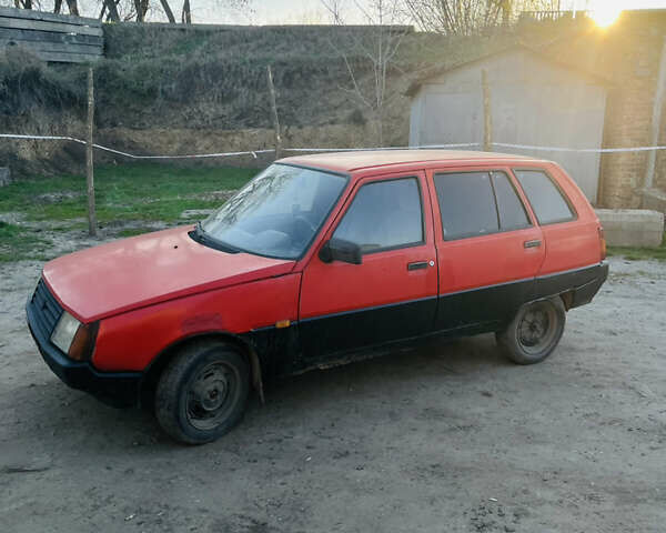 Красный ЗАЗ 1105 Дана, объемом двигателя 0 л и пробегом 250 тыс. км за 620 $, фото 1 на Automoto.ua