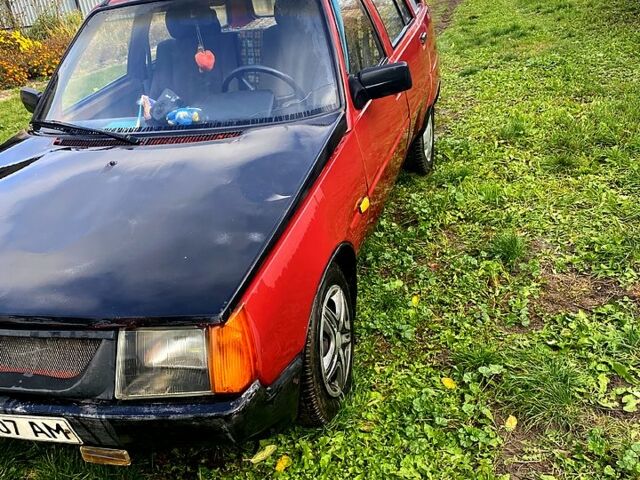 Красный ЗАЗ 1105 Дана, объемом двигателя 1.3 л и пробегом 0 тыс. км за 600 $, фото 2 на Automoto.ua