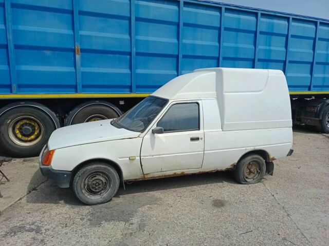 Белый ЗАЗ 1105, объемом двигателя 1.2 л и пробегом 200 тыс. км за 300 $, фото 1 на Automoto.ua
