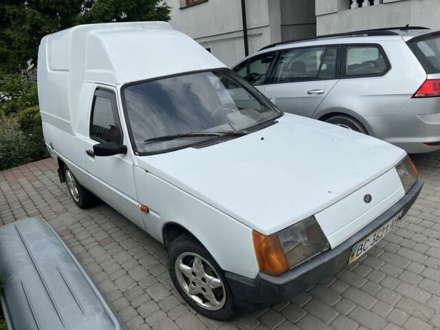 Белый ЗАЗ 1105, объемом двигателя 1.2 л и пробегом 200 тыс. км за 1300 $, фото 3 на Automoto.ua