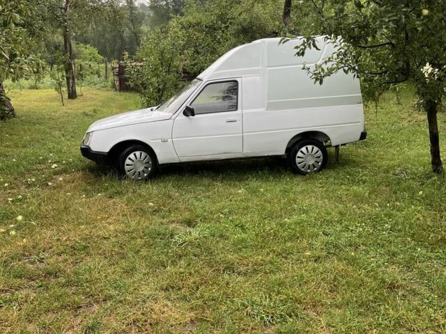 Белый ЗАЗ 1105, объемом двигателя 1.2 л и пробегом 98 тыс. км за 650 $, фото 3 на Automoto.ua