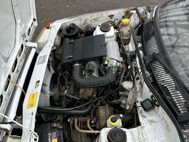 Білий ЗАЗ 110557, об'ємом двигуна 1.2 л та пробігом 100 тис. км за 1000 $, фото 8 на Automoto.ua