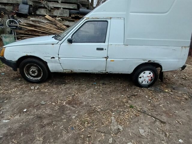 Білий ЗАЗ 110557, об'ємом двигуна 1.2 л та пробігом 445 тис. км за 350 $, фото 3 на Automoto.ua