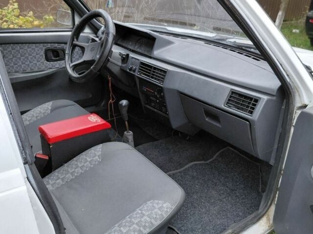 Білий ЗАЗ 110558, об'ємом двигуна 1.2 л та пробігом 200 тис. км за 1205 $, фото 5 на Automoto.ua