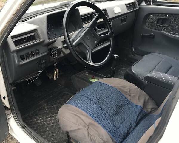 Білий ЗАЗ 110558, об'ємом двигуна 1.3 л та пробігом 100 тис. км за 750 $, фото 6 на Automoto.ua