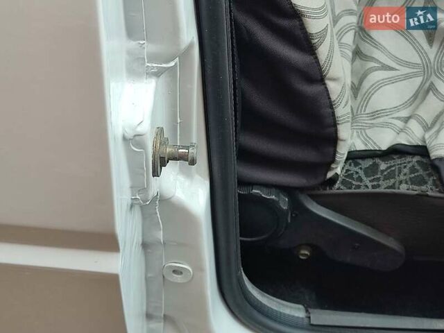 Белый ЗАЗ 110558, объемом двигателя 1.2 л и пробегом 183 тыс. км за 1550 $, фото 12 на Automoto.ua