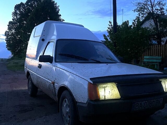 ЗАЗ 110558 2006 в Новоукраинке на Automoto.ua Белый ЗАЗ 110558, объемом двигателя 1.2 л и пробегом 120 тыс. км за 1450 $, фото 4 на Automoto.ua