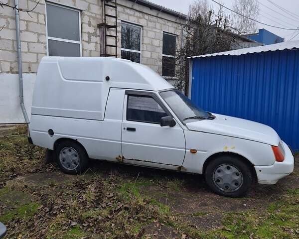 Белый ЗАЗ 110558, объемом двигателя 1.3 л и пробегом 300 тыс. км за 950 $, фото 3 на Automoto.ua