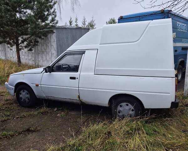 Белый ЗАЗ 110558, объемом двигателя 1.3 л и пробегом 300 тыс. км за 950 $, фото 4 на Automoto.ua