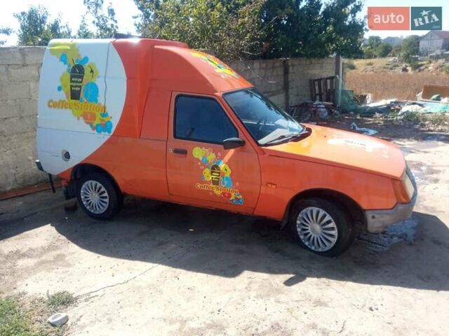Оранжевый ЗАЗ 110558, объемом двигателя 1.3 л и пробегом 200 тыс. км за 850 $, фото 2 на Automoto.ua