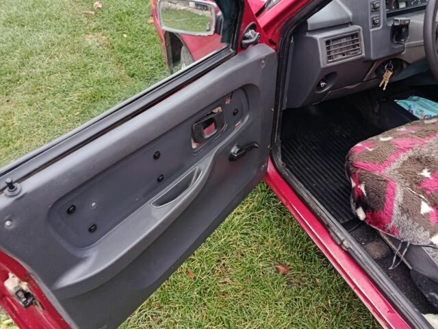 Червоний ЗАЗ 1125, об'ємом двигуна 1 л та пробігом 65 тис. км за 596 $, фото 5 на Automoto.ua