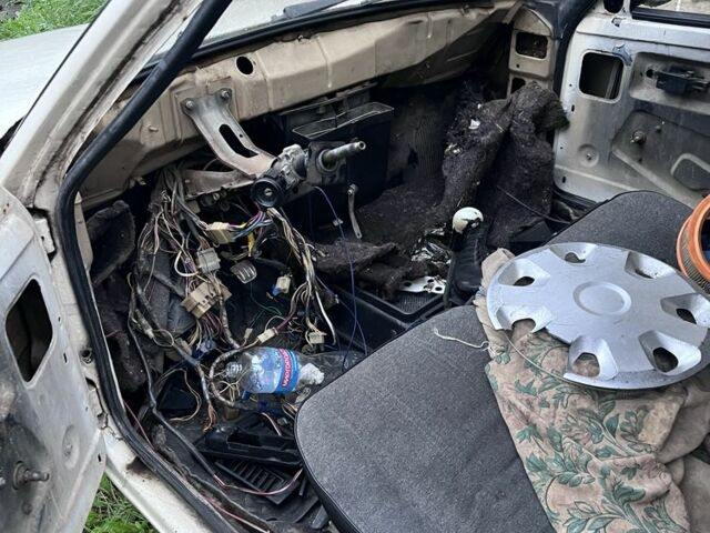 Бежевый ЗАЗ 1140, объемом двигателя 0.9 л и пробегом 999 тыс. км за 239 $, фото 4 на Automoto.ua