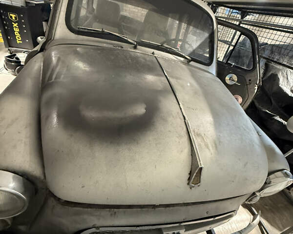 Серый ЗАЗ 965, объемом двигателя 0.8 л и пробегом 70 тыс. км за 800 $, фото 2 на Automoto.ua