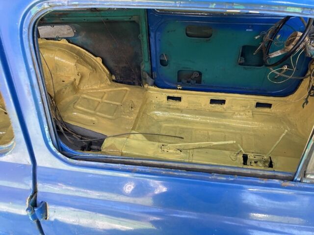 Синий ЗАЗ 965, объемом двигателя 0.9 л и пробегом 25 тыс. км за 827 $, фото 3 на Automoto.ua