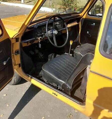Желтый ЗАЗ 966, объемом двигателя 0 л и пробегом 10 тыс. км за 2500 $, фото 2 на Automoto.ua