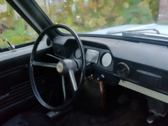 Білий ЗАЗ 968, об'ємом двигуна 1.2 л та пробігом 1 тис. км за 1250 $, фото 15 на Automoto.ua