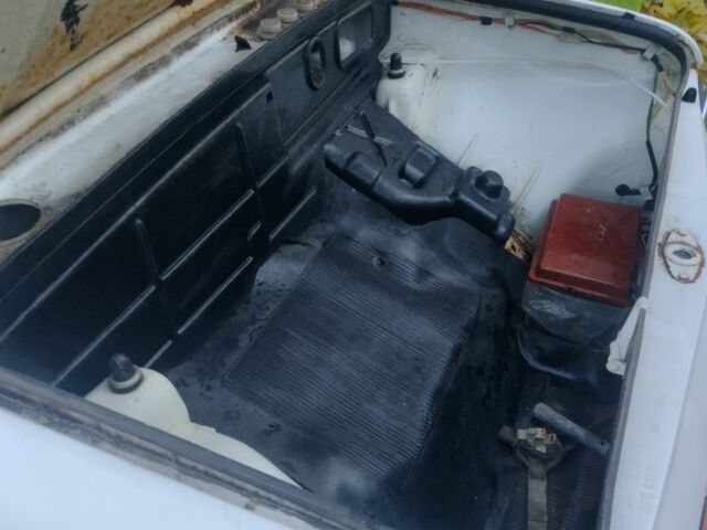 Білий ЗАЗ 968, об'ємом двигуна 1.2 л та пробігом 1 тис. км за 1250 $, фото 9 на Automoto.ua