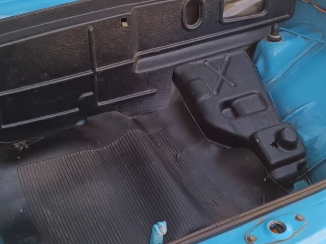 ЗАЗ 968 1988 в Кропивницком (Кировограде) на Automoto.ua Синий ЗАЗ 968, объемом двигателя 1.2 л и пробегом 46 тыс. км за 1200 $, фото 4 на Automoto.ua