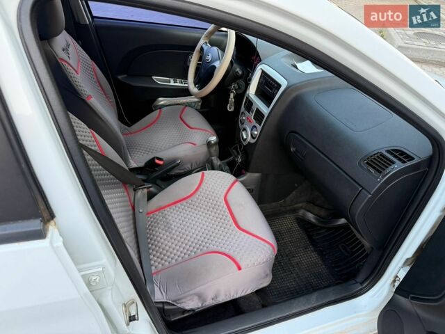 Білий ЗАЗ Форза, об'ємом двигуна 1.5 л та пробігом 110 тис. км за 2100 $, фото 28 на Automoto.ua