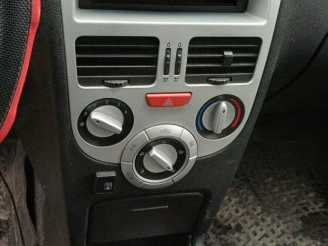 Белый ЗАЗ Форза, объемом двигателя 1.6 л и пробегом 109 тыс. км за 2300 $, фото 16 на Automoto.ua